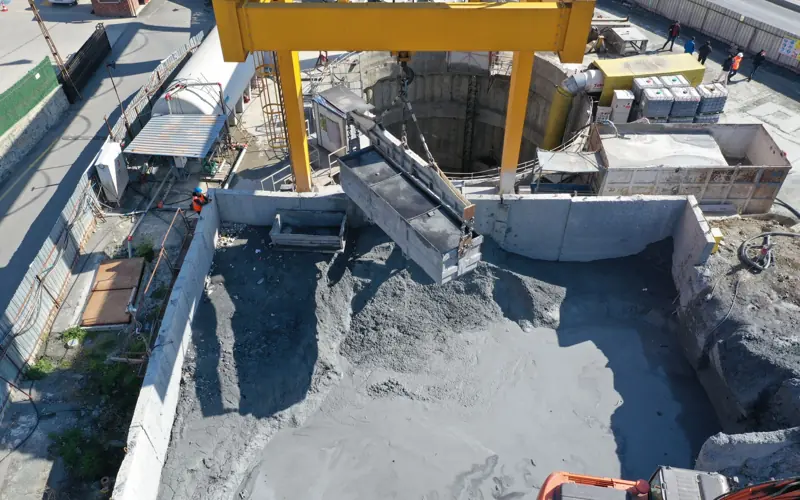 Aerial view of a construction site in Eyüpsultan, İstanbul, showcasing urban development.
